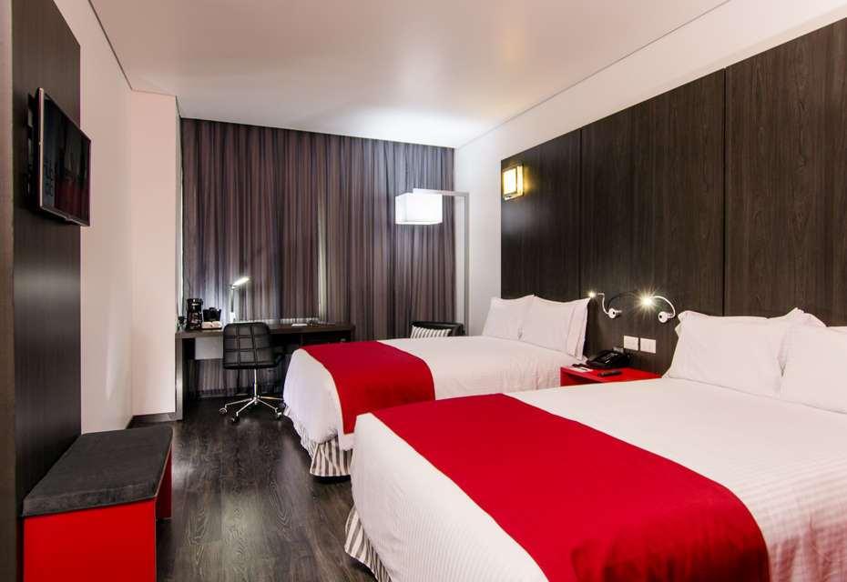 Ramada Encore By Wyndham פואבלה חדר תמונה